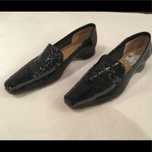 Shiny Black pointy toed slide on shoes